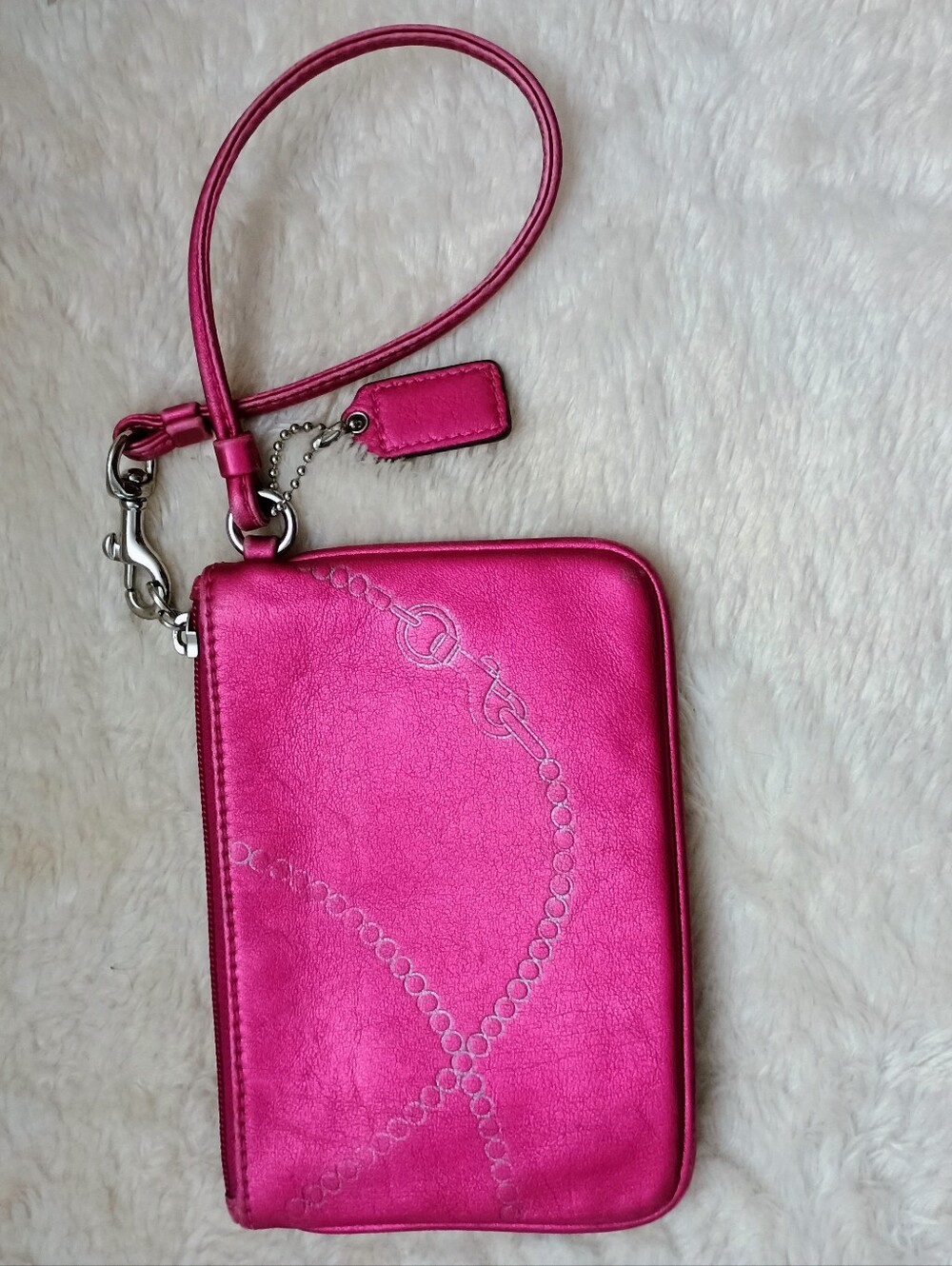 Coach Metallic Raspberry Pink Leather Chain Embossed Wristlet - Picture 4 of 7